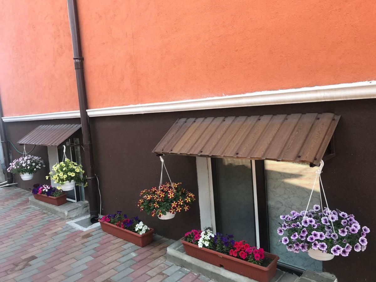 Hotel 7/24 ブロヴァルィー エクステリア 写真